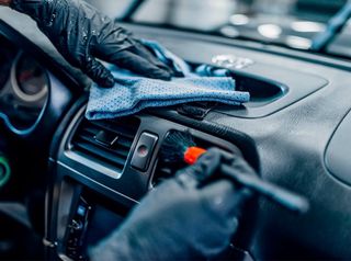 SERVICIO DE LIMPIEZA PARA VEHICULOS 