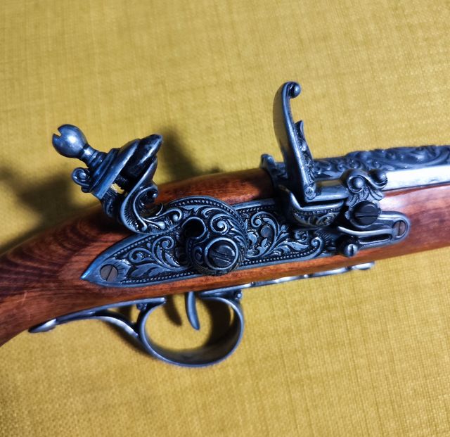 Pistola decorativa antica