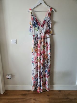 Mono de fiesta floral