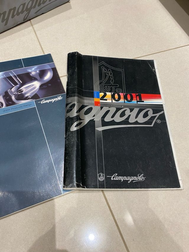Cataloghi campagnolo e adesivi colnago 