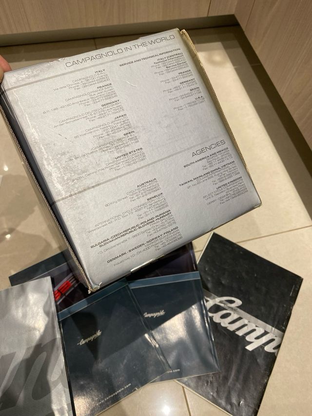 Cataloghi campagnolo e adesivi colnago 