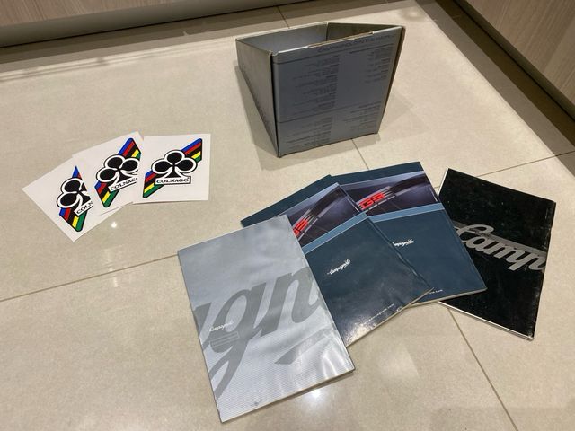 Cataloghi campagnolo e adesivi colnago 