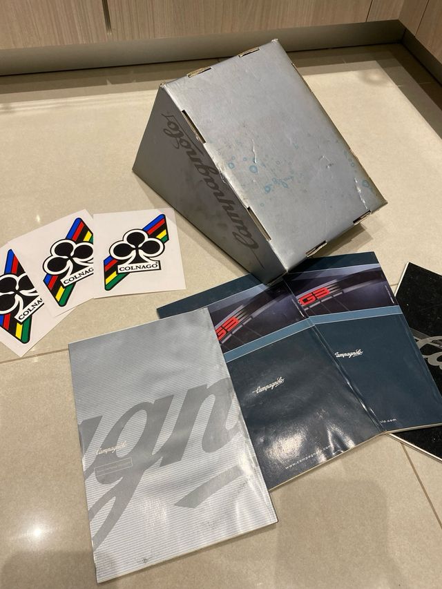 Cataloghi campagnolo e adesivi colnago 