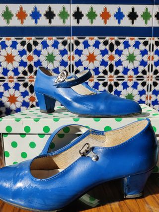 Tacones de flamenca color azul pavo