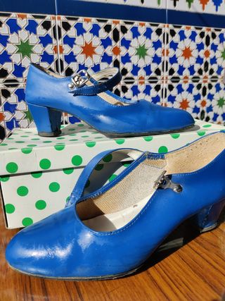 Tacones de flamenca color azul pavo