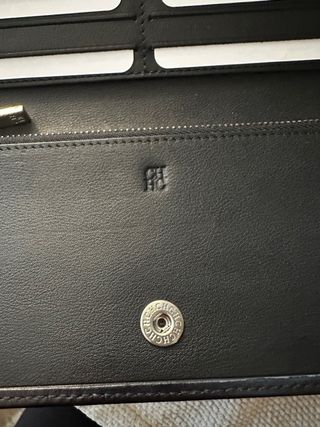 Cartera negra CH 