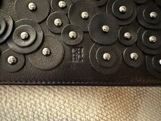 Cartera negra CH 