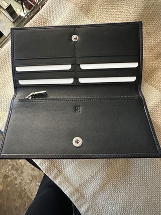Cartera negra CH 