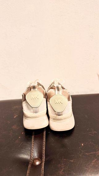 Michael Kors sneakers, zapatos limitadas blancos