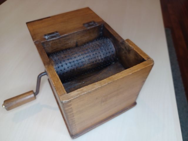 Rallador Antiguo "La Rápida " Funcional e Historia