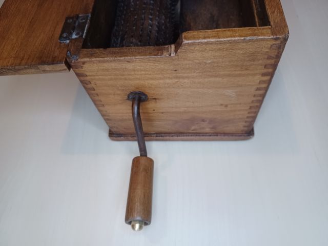 Rallador Antiguo "La Rápida " Funcional e Historia