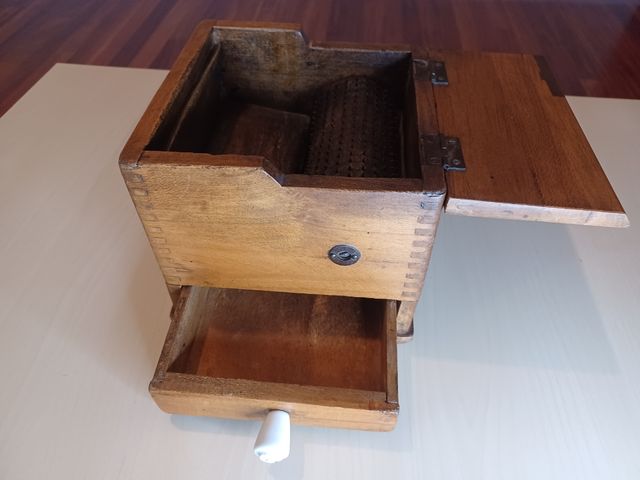 Rallador Antiguo "La Rápida " Funcional e Historia