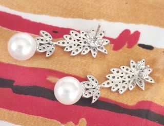 PENDIENTES LARGOS CIRCONITAS Y PERLAS 