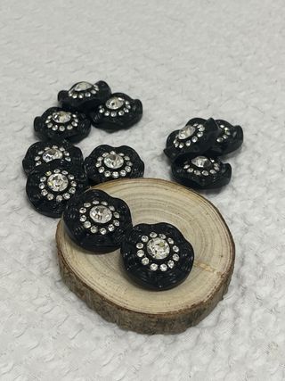 Botones negros vintage con diamantitos