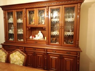 Sala vintage completa con tavolo 6 sedie