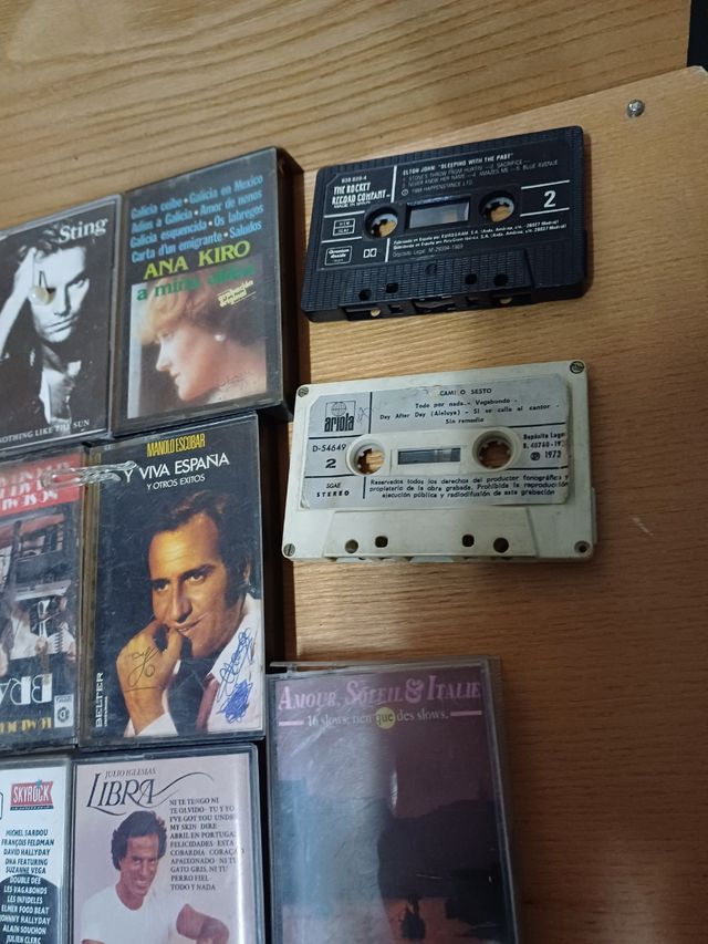 CASSETTES