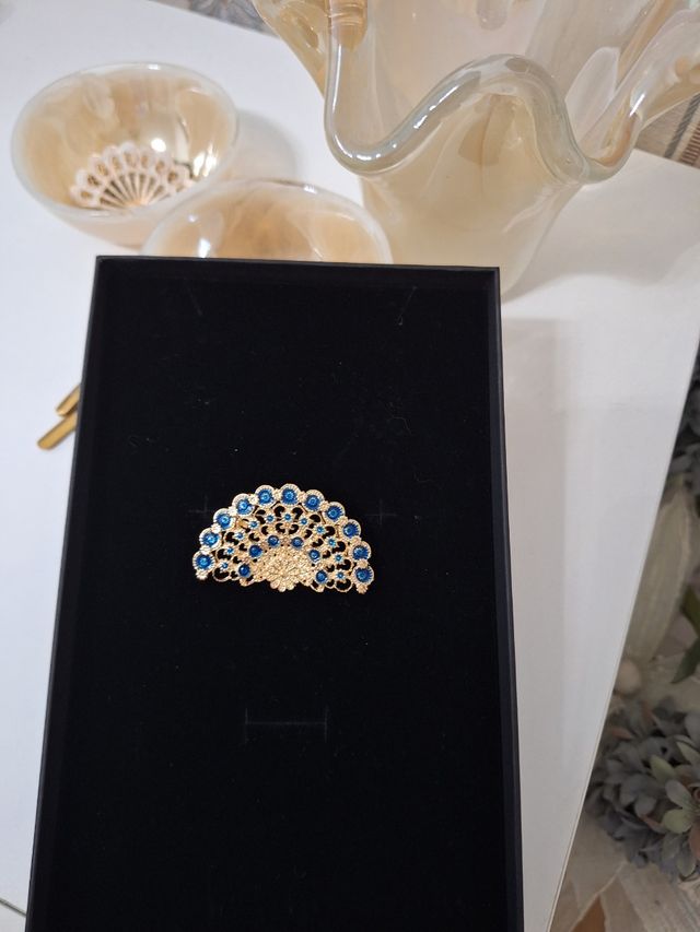 Broche abanico azul