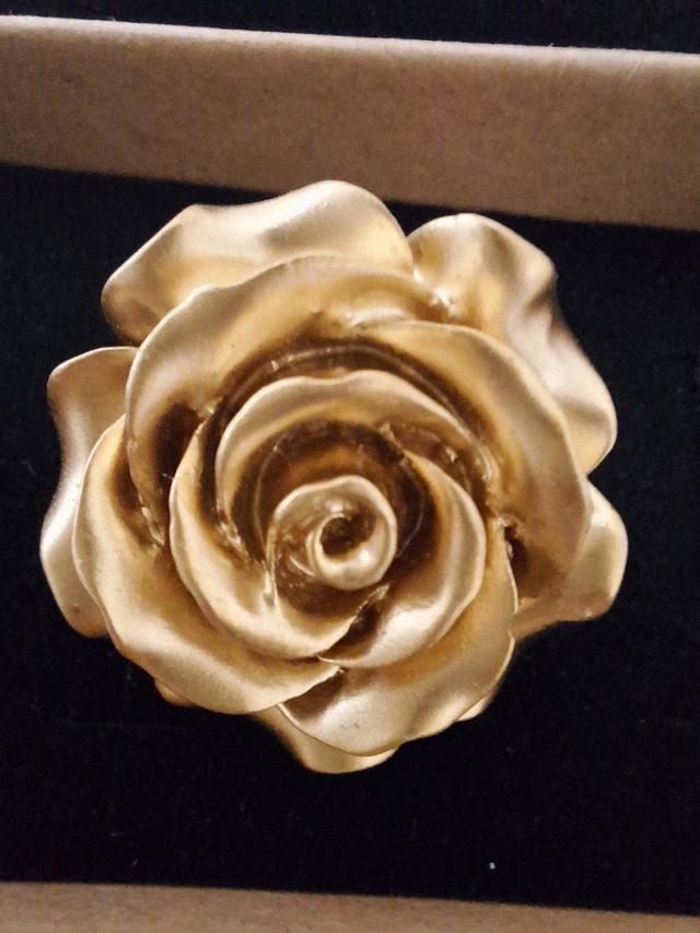 Broche rosa vintage dorado