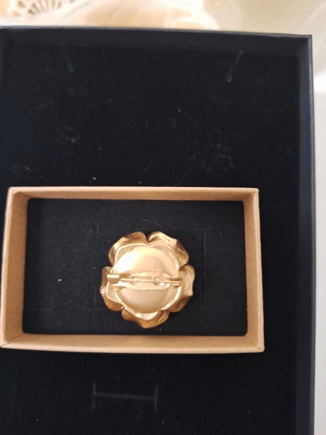 Broche rosa vintage dorado
