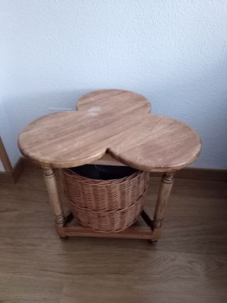 Mesita auxiliar trébol