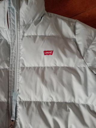 Precioso abrigo Levis NUEVO sin estrenar