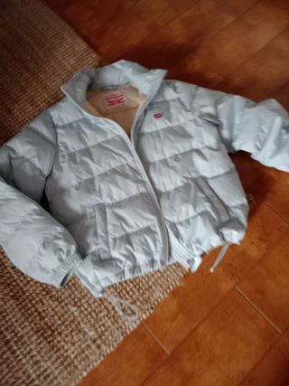Precioso abrigo Levis NUEVO sin estrenar