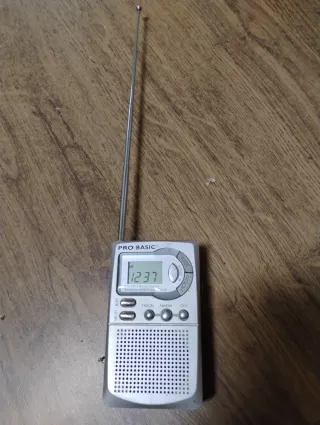 Dos radios FM y auriculares