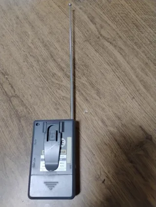 Dos radios FM y auriculares