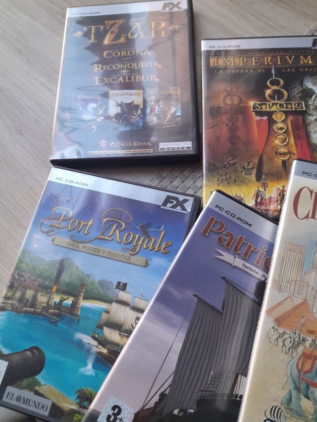 LOTE 13 JUEGOS ESTRATEGIA