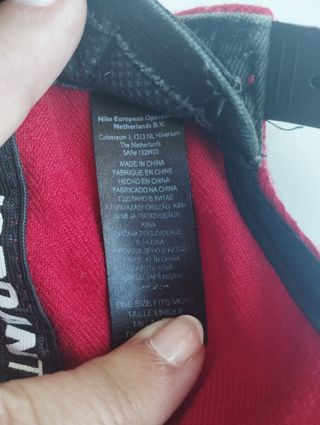 Gorra Nike Jordan roja de lana