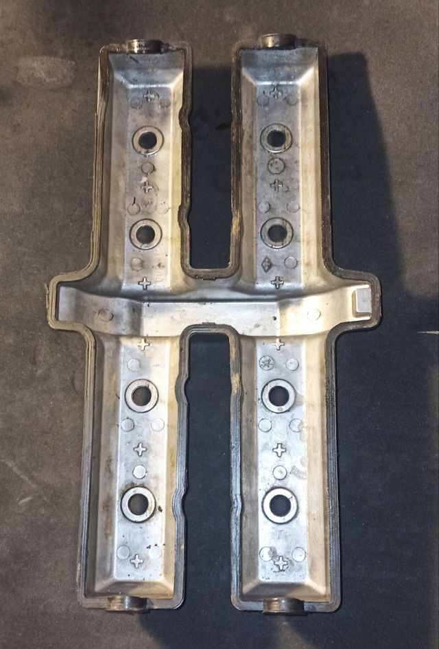 Tapa de culata FZR600