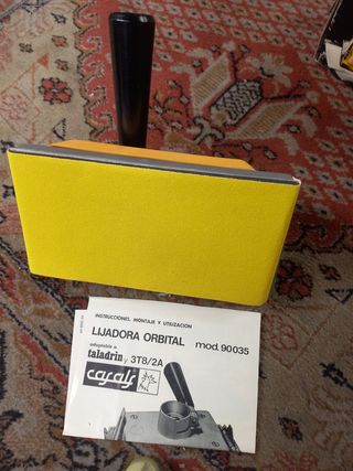 Lijadora Orbital en perfecto estado con lija
