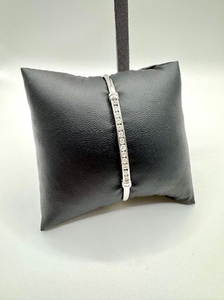 Brazalete caña de oro blanco de 18k