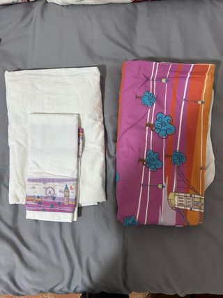 Colchón y ropa de cama de maxicuna