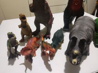 Collezione dinosauri di gomma