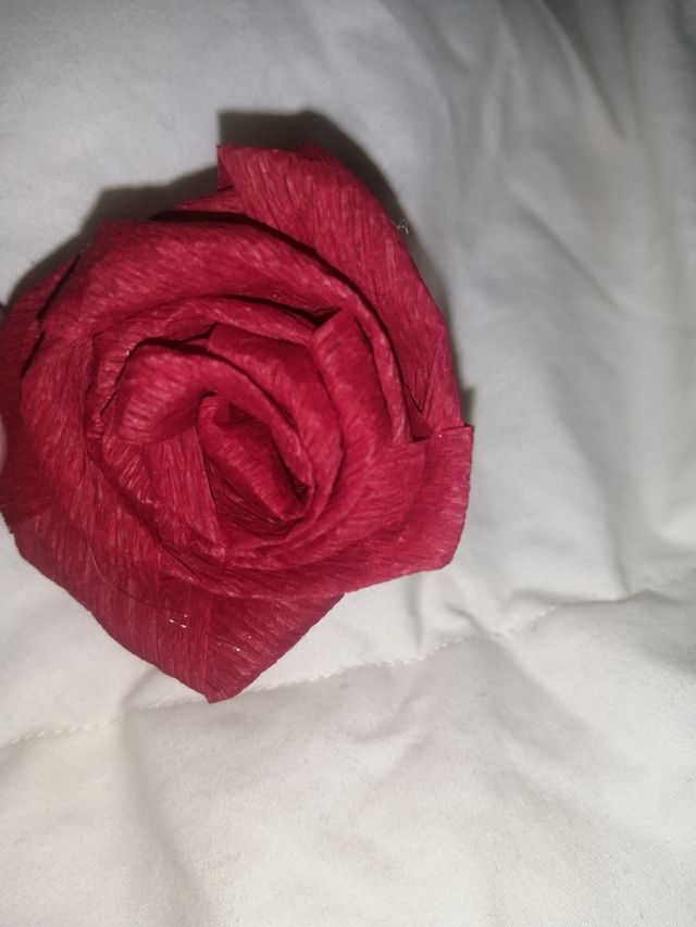 Bellissime rose realizzate a mano