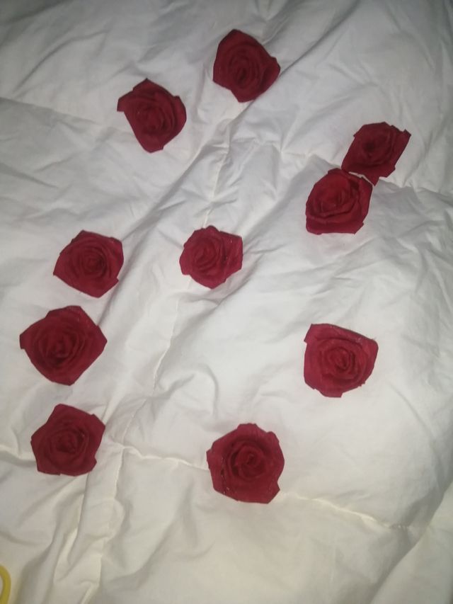 Bellissime rose realizzate a mano