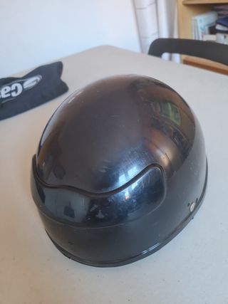 Casco de moto pequeño