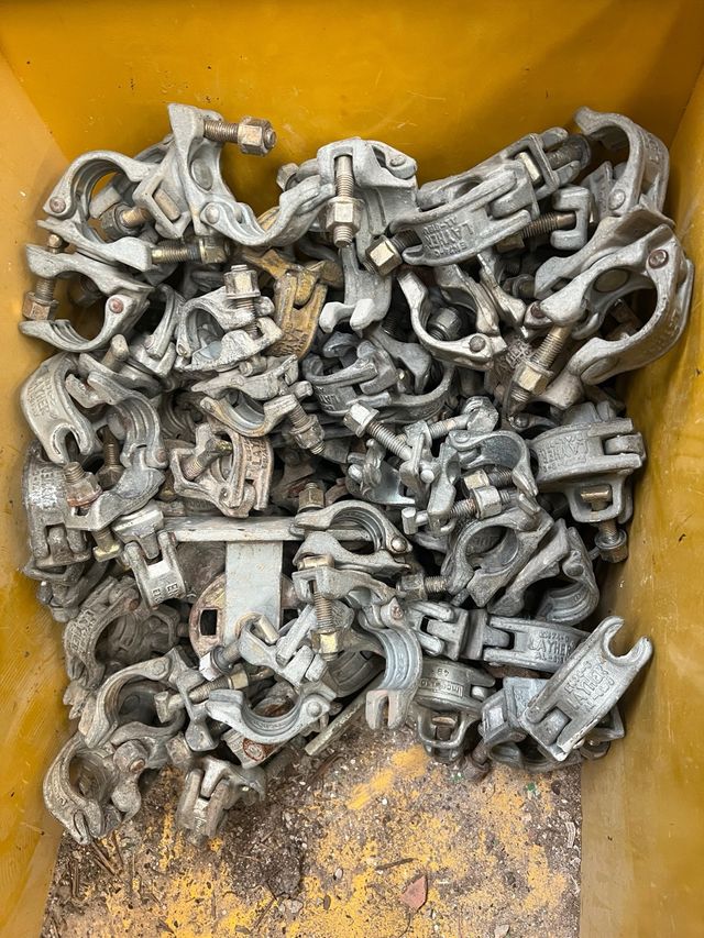 Abrazaderas ou grapas layher