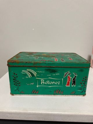 Caja lata botones. Cola Cao