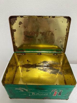Caja lata botones. Cola Cao