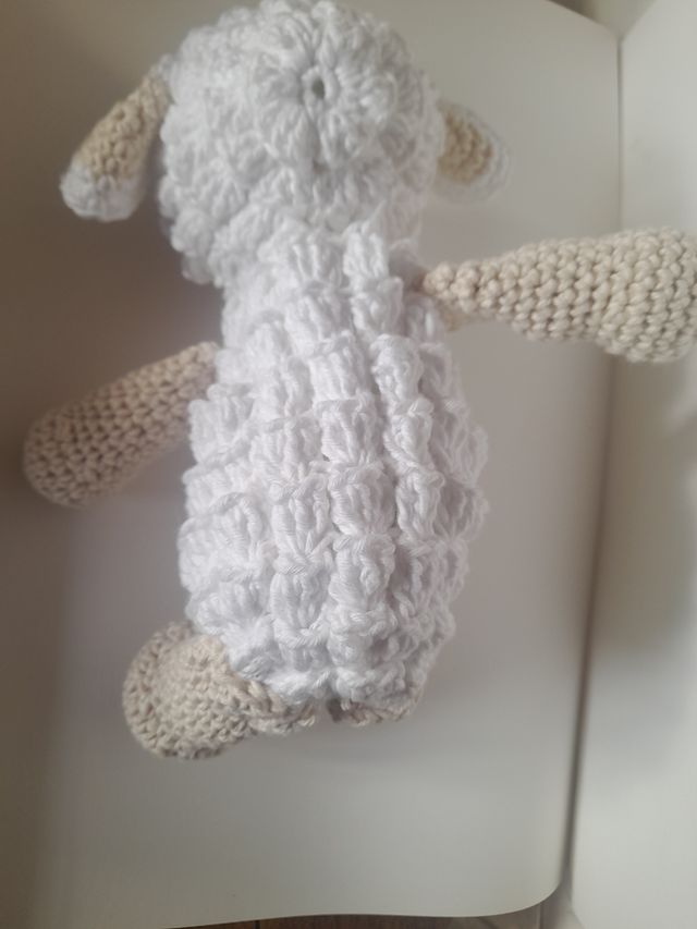 Ovelha amigurumi