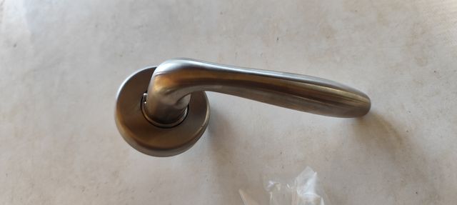 Juego manetas para puertas