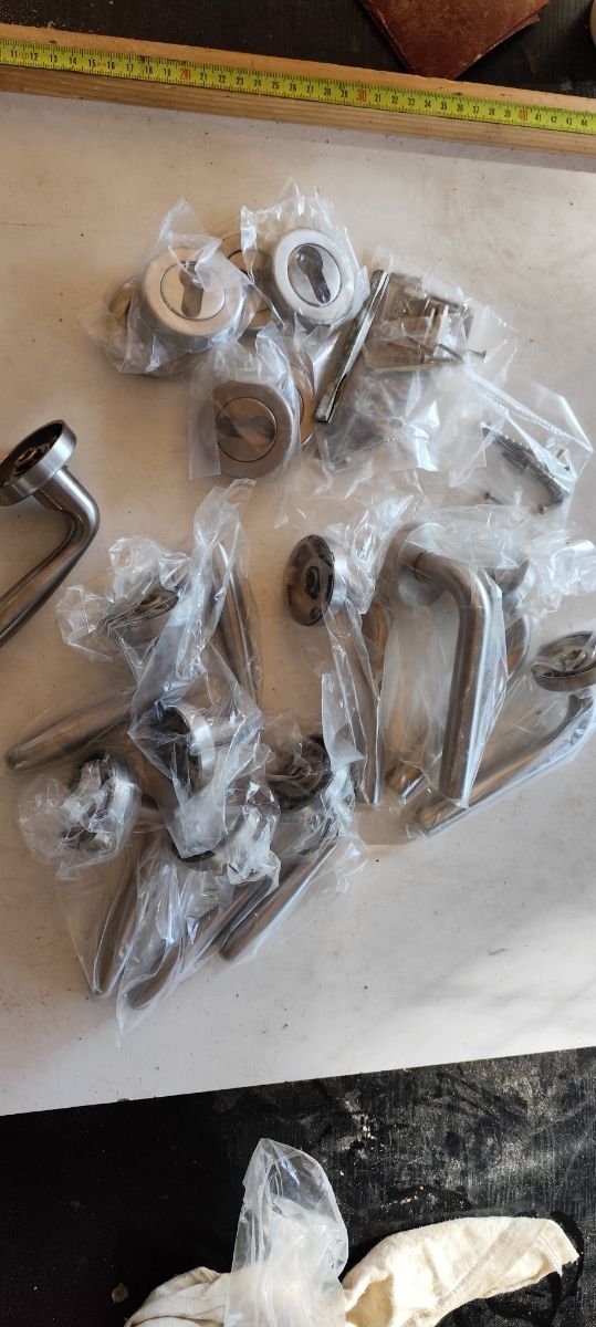 Juego manetas para puertas