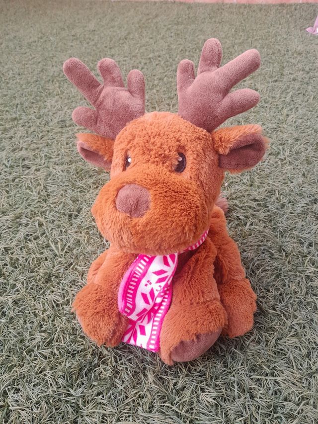 Reno de peluche térmico Marca Pelucho