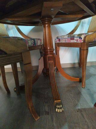 Mesa y sillas comedor 