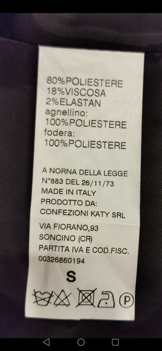 Cappotto donna di colore nero. 