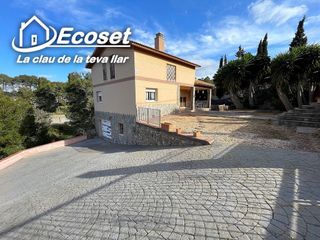 Chalet en venta en Vallirana