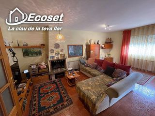 Chalet en venta en Vallirana