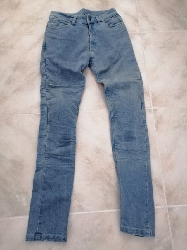 Pantalón vaquero moto